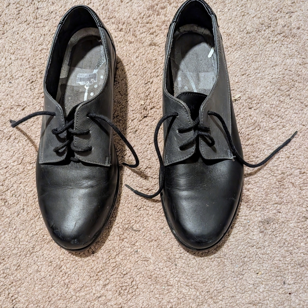 Naot Black Women's Lace-Up Flats